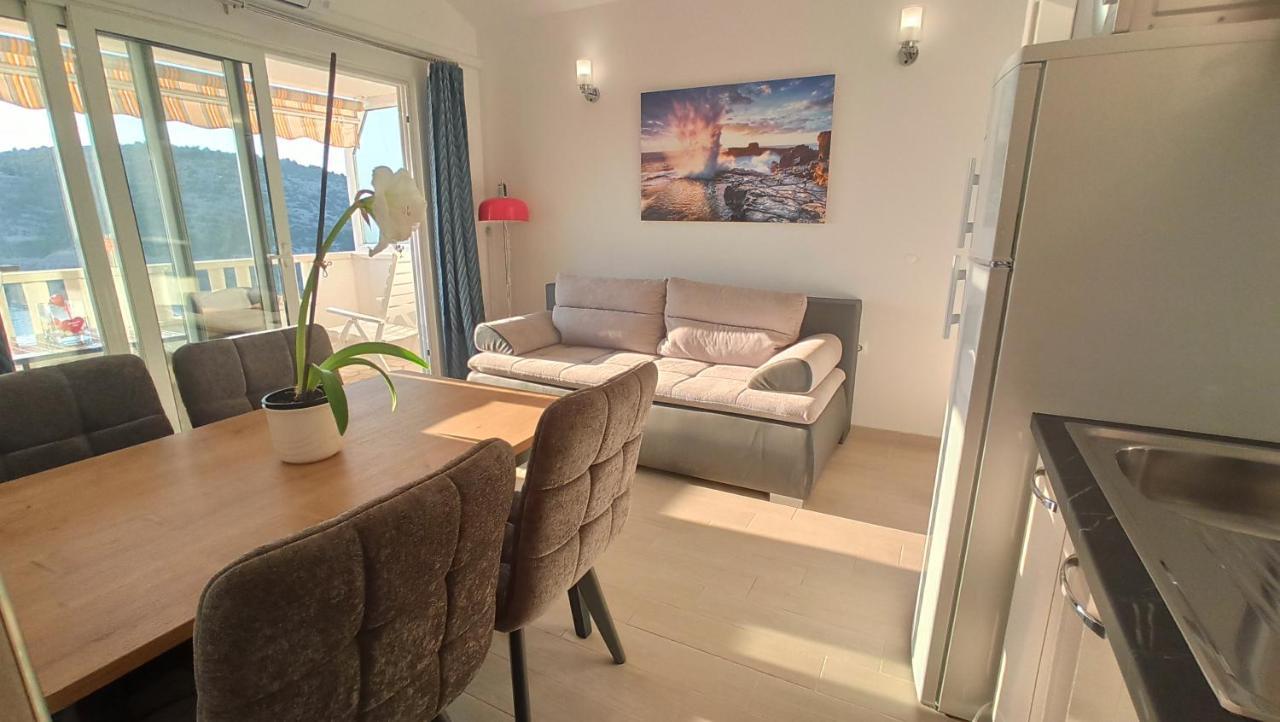 Jakopovic Apartments Rogoznica  Bagian luar foto